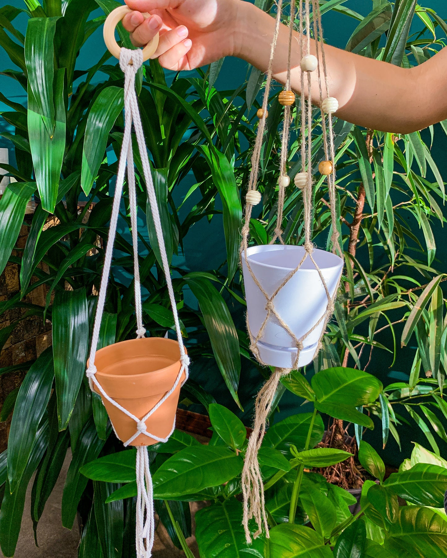 Sep 8th. DIY class - Macrame hanger and pot set with Laura